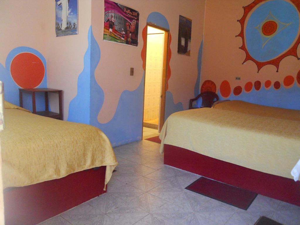 Hostal La Casa Del Sol Копакабана Екстер'єр фото