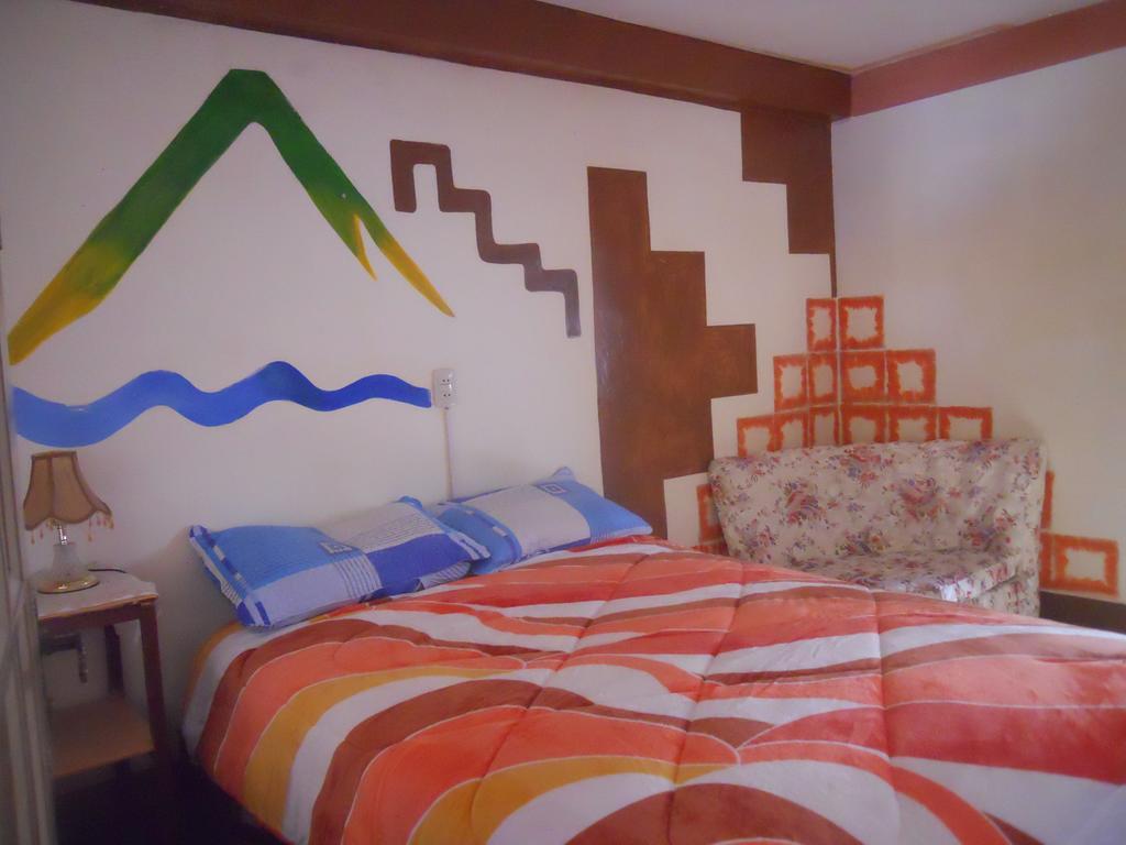 Hostal La Casa Del Sol Копакабана Екстер'єр фото