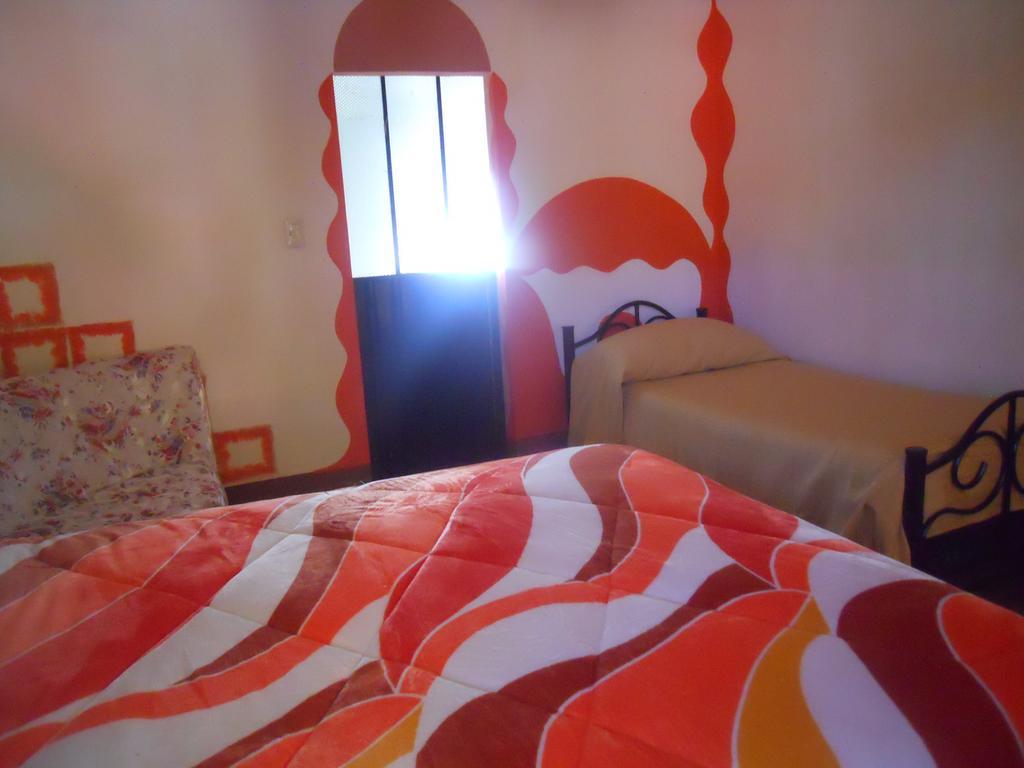 Hostal La Casa Del Sol Копакабана Екстер'єр фото