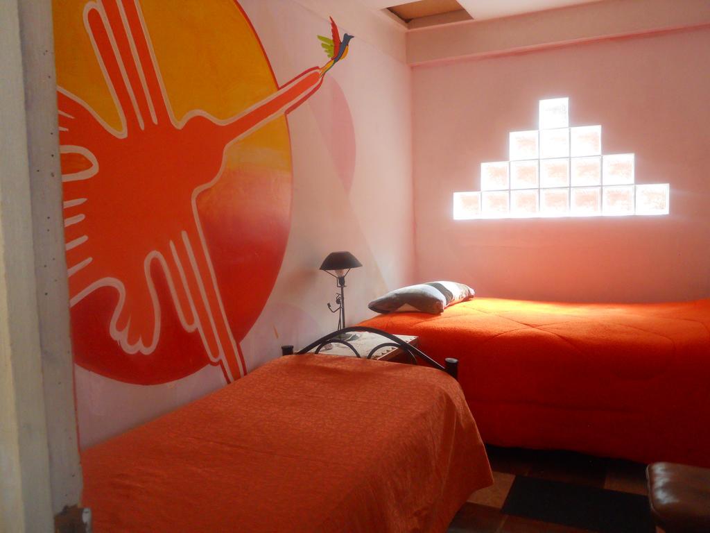 Hostal La Casa Del Sol Копакабана Екстер'єр фото