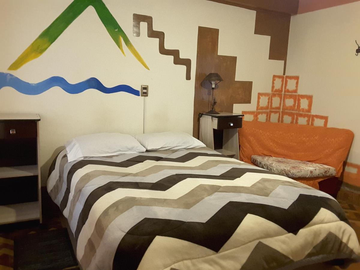 Hostal La Casa Del Sol Копакабана Екстер'єр фото